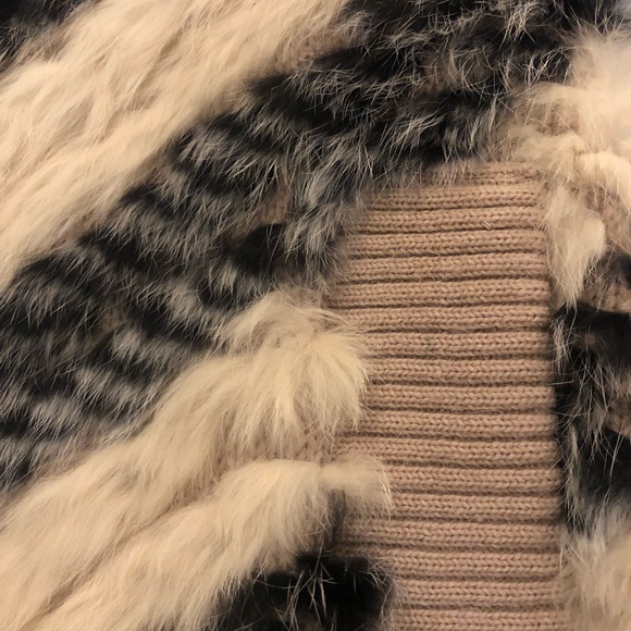 Beautiful on trend, Rabbit fur vest! - Picture 5 of 10